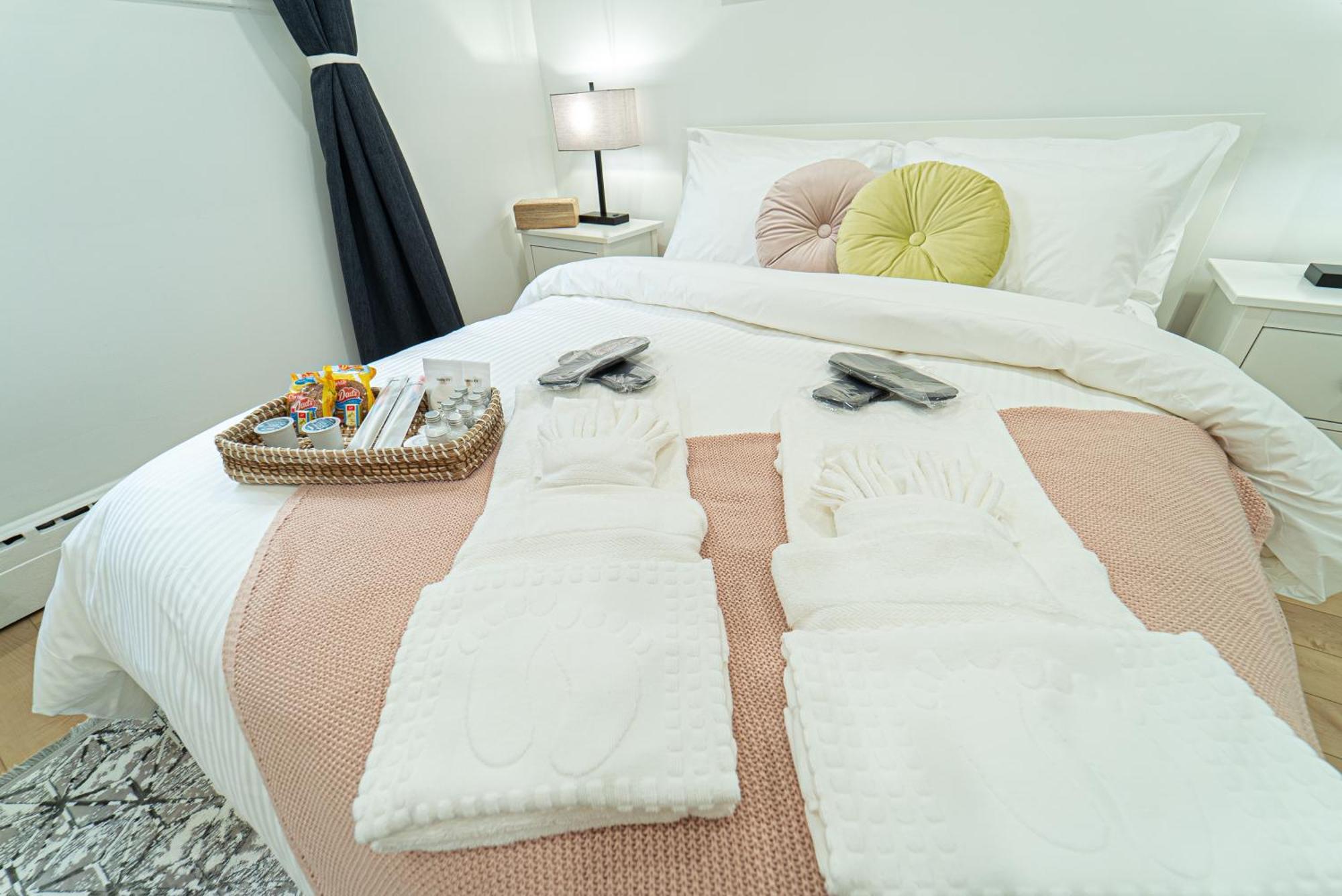 Quiet & Comfortable Double Private Room, Free Parking Toronto Kültér fotó
